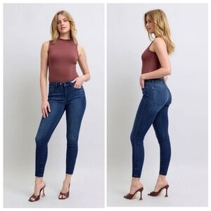 Judy Blue Mid Rise Raw Hem Skinny Denim Jeans Size 30 Baddie Scandi Girl Comfort